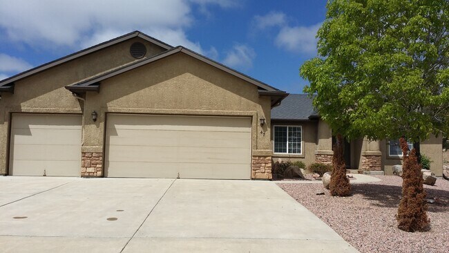 Primary Photo - 3 Bedroom 2 bathroom