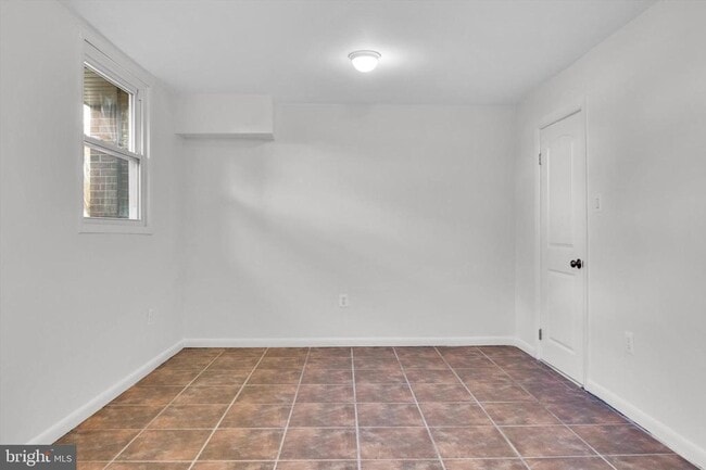 Building Photo - 4224 Kinmount Rd