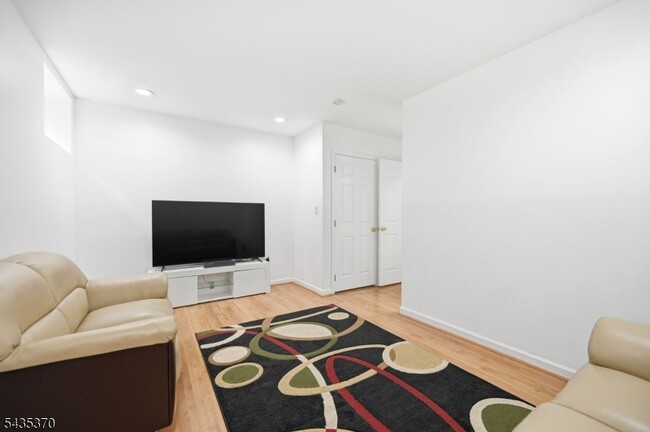Building Photo - 216 Barringer Dr