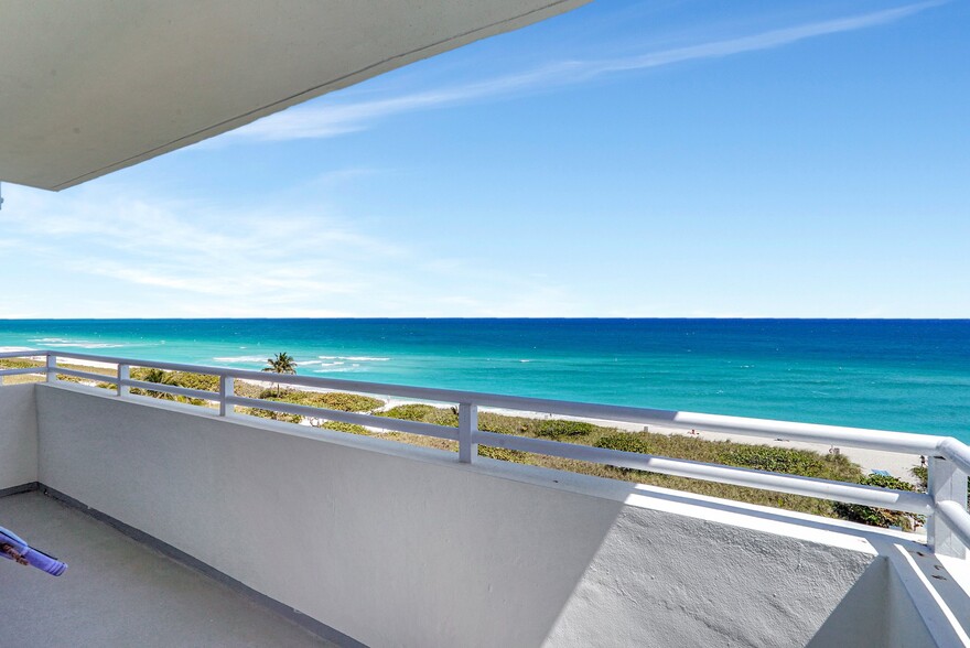 Corner Unit - 8911 Collins Ave