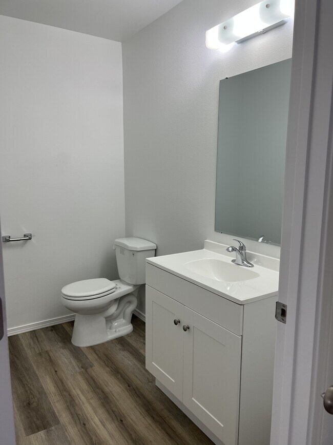 Building Photo - 2829 W Marina Dr