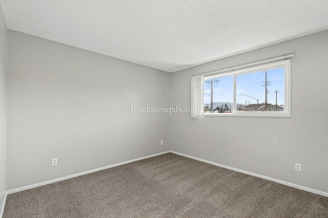 Building Photo - 2429 SE 135th Ave