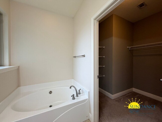 Building Photo - Spacious 4BR/2BA Home in Fort Walton Beach Near Eglin Parkway!