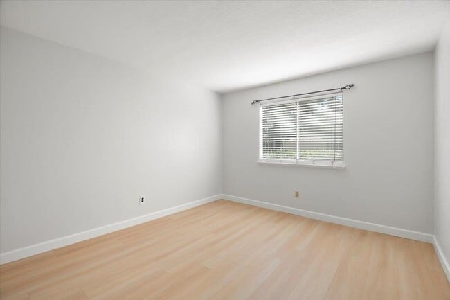 Building Photo - 1446 Chateau Common