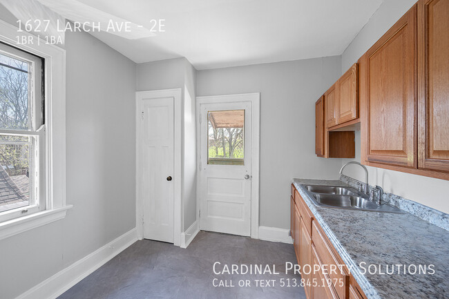 Primary Photo - 1627 Larch Ave