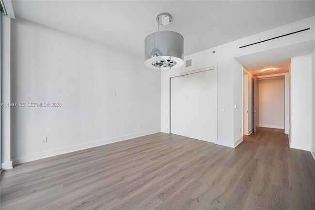 Building Photo - 5959 Collins Ave