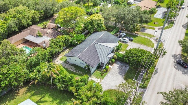 Building Photo - 12193 SW 82nd Ave