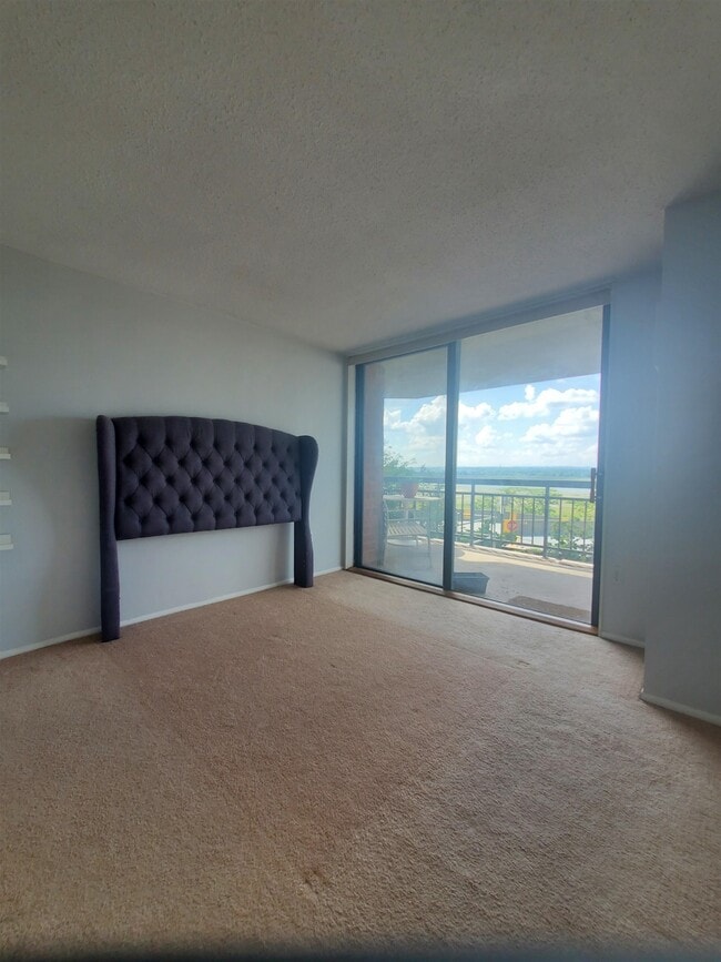 Building Photo - 240 Harmon Cove Tower