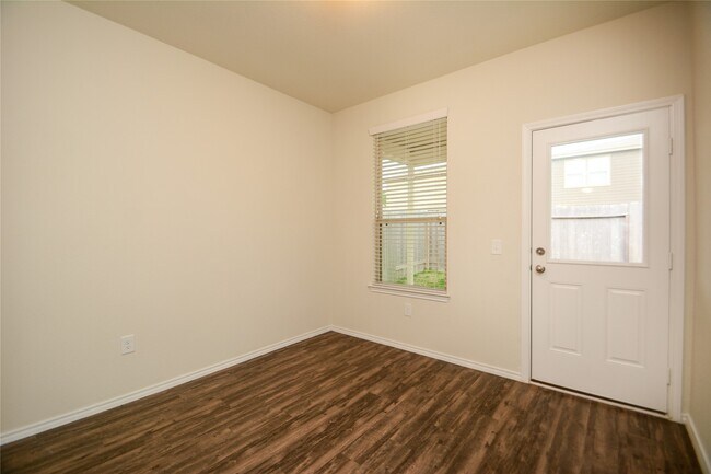 Building Photo - 4414 Iron Horse Dr