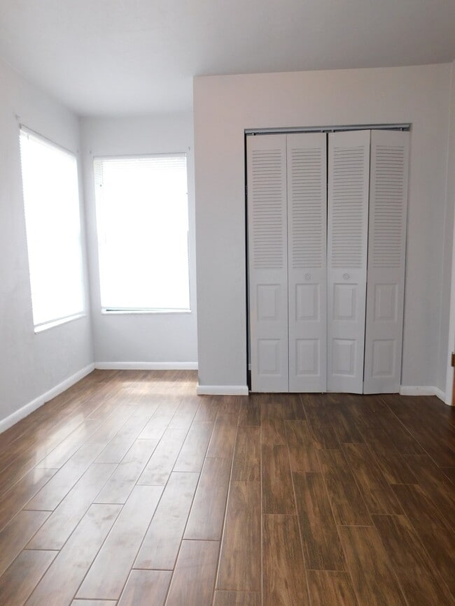 Building Photo - Spacious 2/2 Marchwood townhouse!