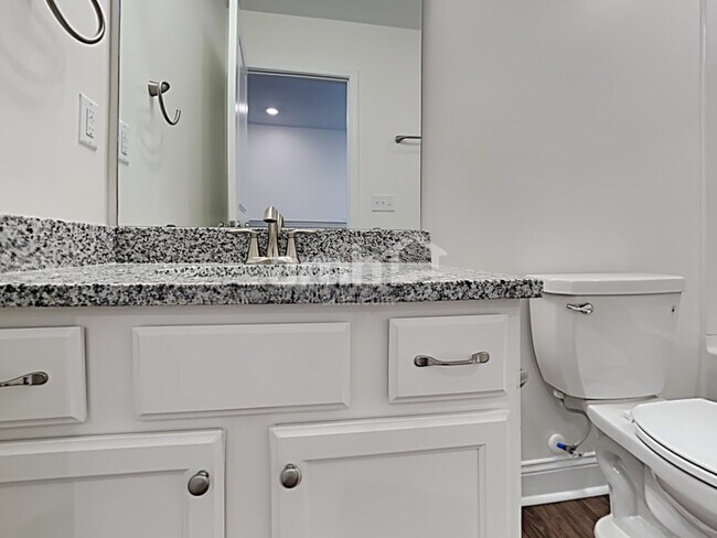 Building Photo - 334 Azore Way