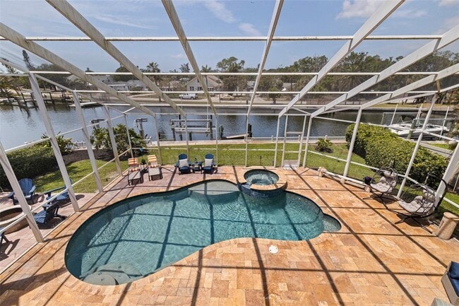 Building Photo - 3931 Pompano Dr SE