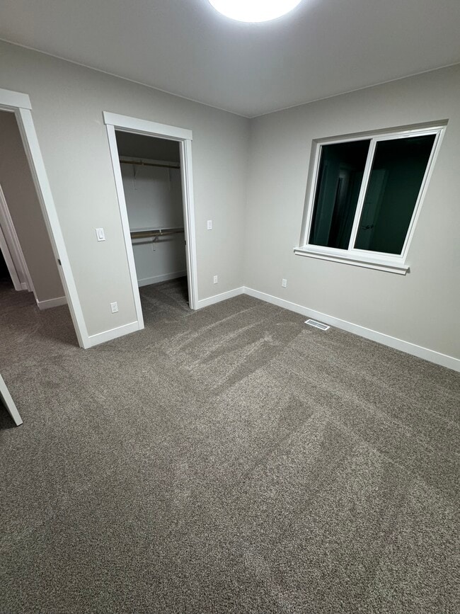 Building Photo - 1899 S Alliance Country Dr