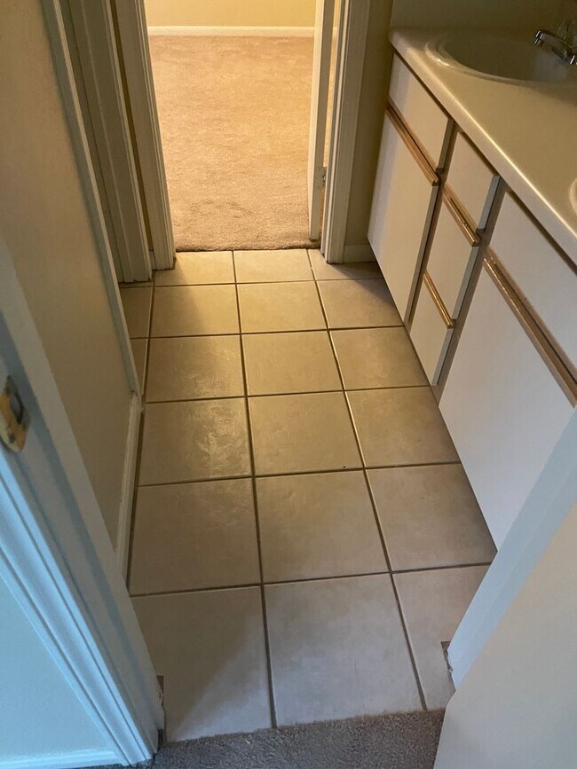 Building Photo - College Station - 4 Bedroom / 2.5 Bath / 2...
