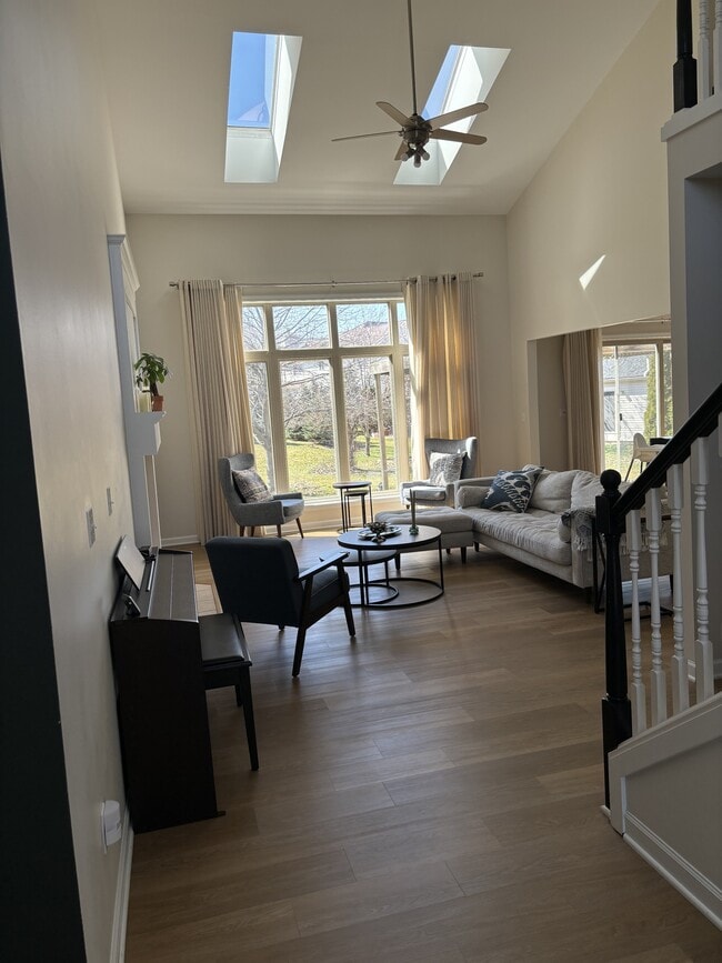 Building Photo - 603 E Castlebury Cir