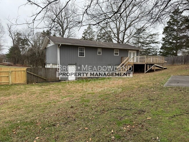 Building Photo - 11105 Lake Hills Dr