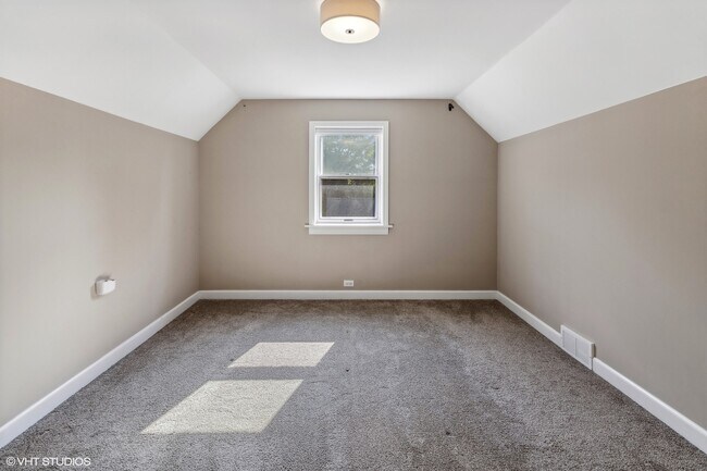 Building Photo - 6248 N Ionia Ave