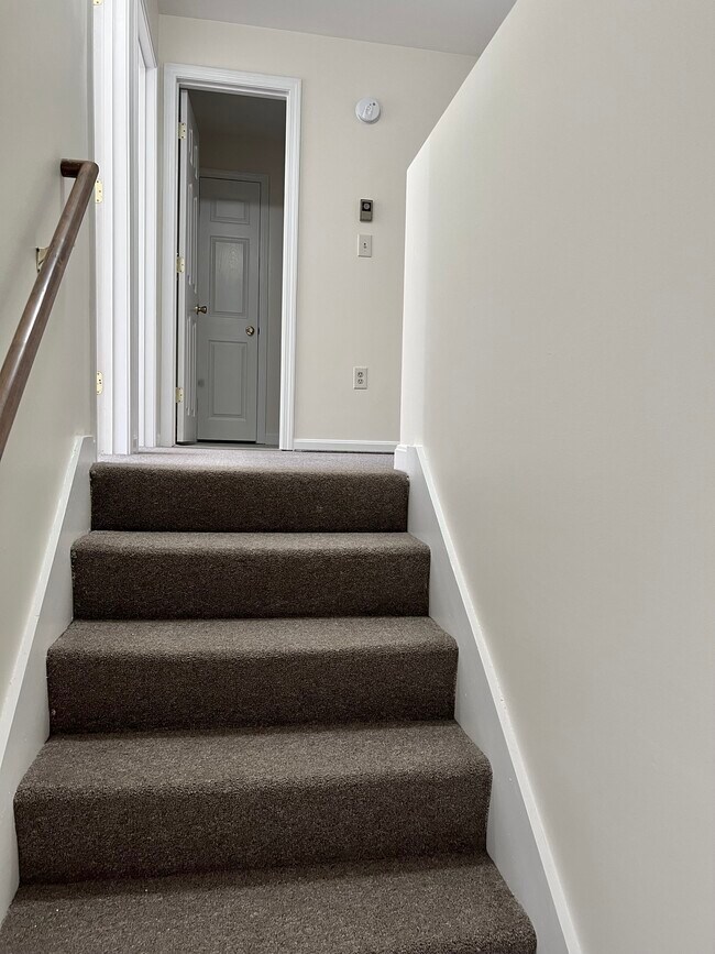 Building Photo - 801 US Route 1