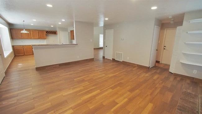 Building Photo - 1203 Brook Grove Dr