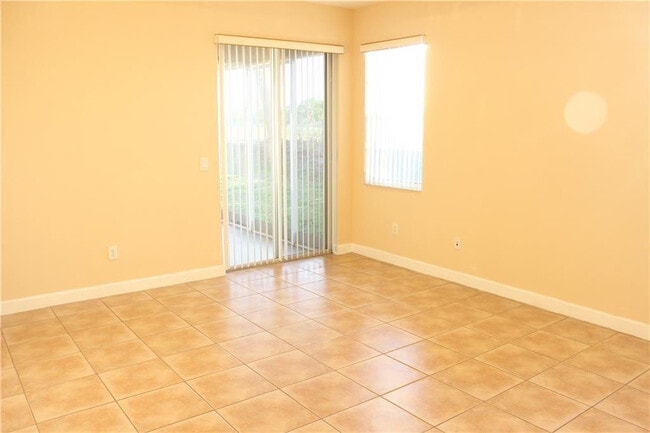 Building Photo - 10670 Old Hammock Wy