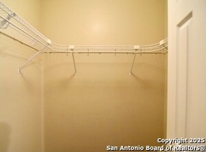 Building Photo - 9011 Hilltop Crossing Dr