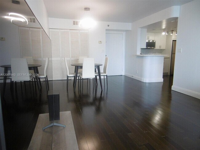 Building Photo - 770 Claughton Island Dr