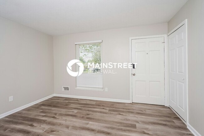 Building Photo - 3 Bedroom Pet-Friendly Home in LOUISVILLE,...