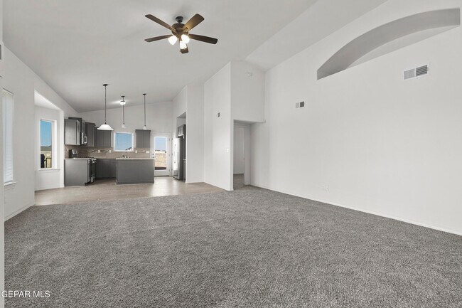 Building Photo - 1041 Summer Lake St