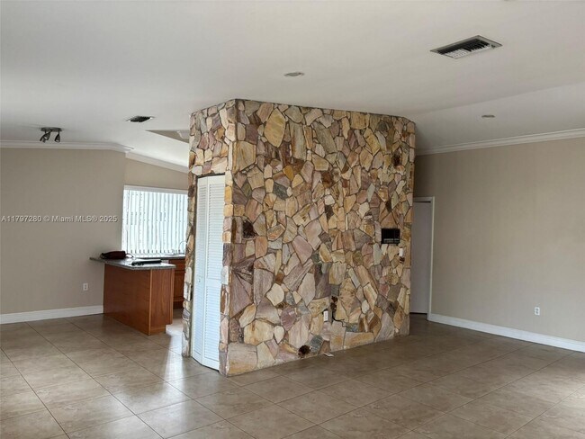 Building Photo - 744 NW 106th Ave