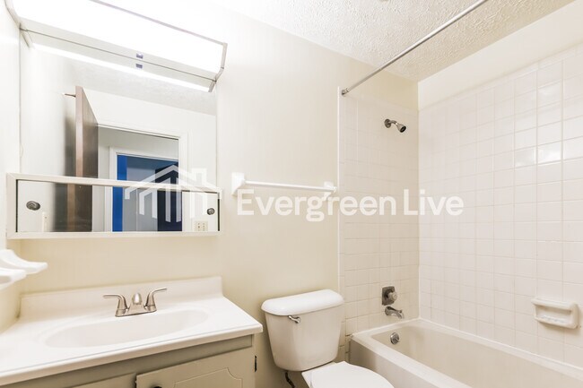 Building Photo - 8615 Baton Rouge Dr