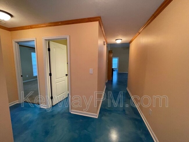 Building Photo - 811 Oshields Ct