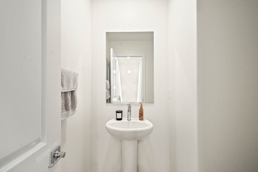 Powder Room (Bathroom #4) | Main Second Level - 27586 Manzanita Way
