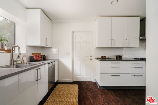 Building Photo - 728 Montecito Dr