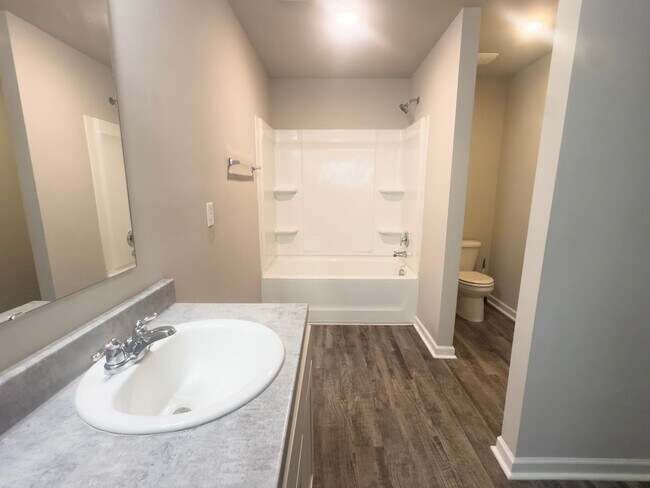 Building Photo - 234 Highland View Dr