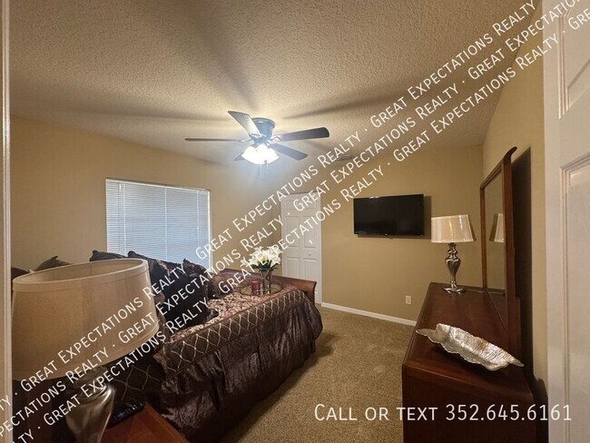 Building Photo - 5303 SW 88 Pl