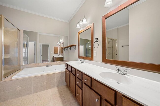 Building Photo - 6424 Queens Court Trace