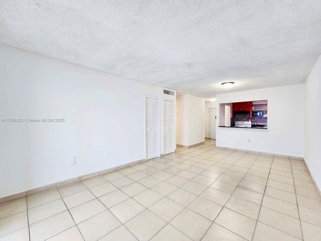 Building Photo - 424 SW 7th St