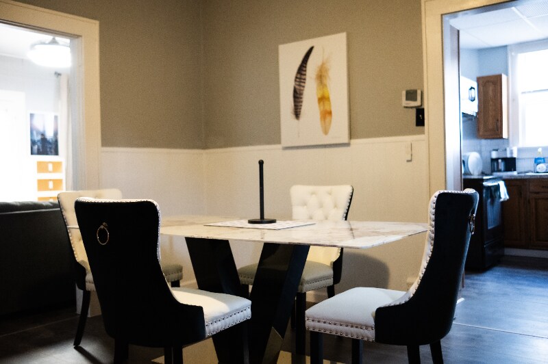 Building Photo - 440 W Main St