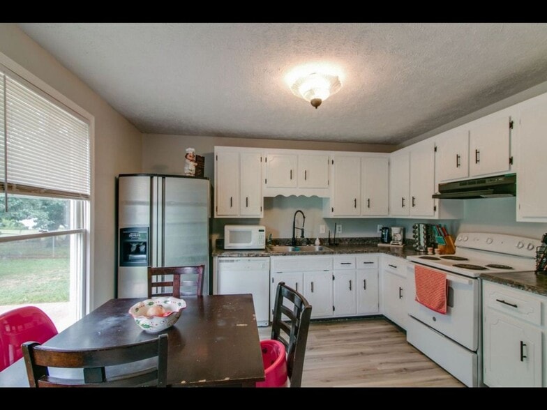 Building Photo - 296 Audrea Ln