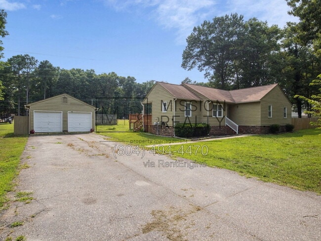 Building Photo - 7750 Robinwood Dr