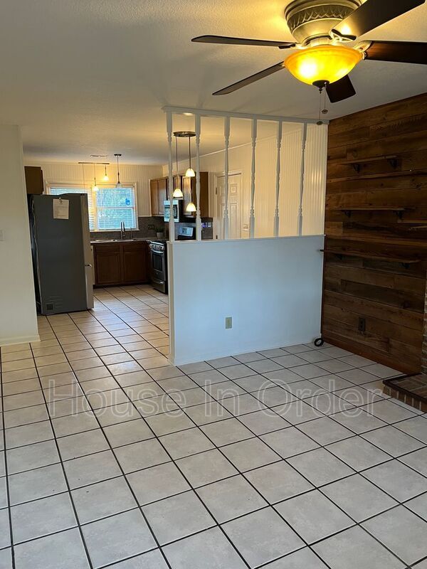 Building Photo - 217 Scottlyn Drive