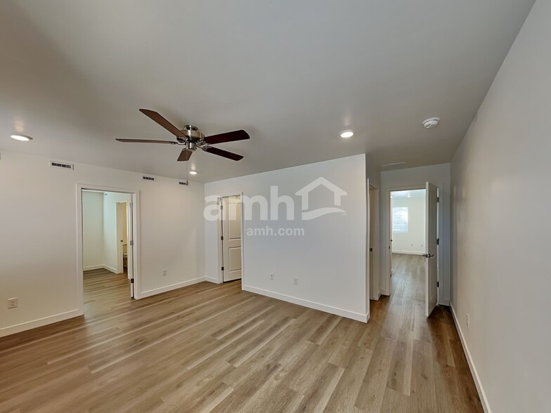 Building Photo - 6553 E Paseo Alga