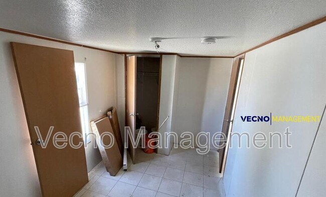 Building Photo - 4040 SW Military Dr