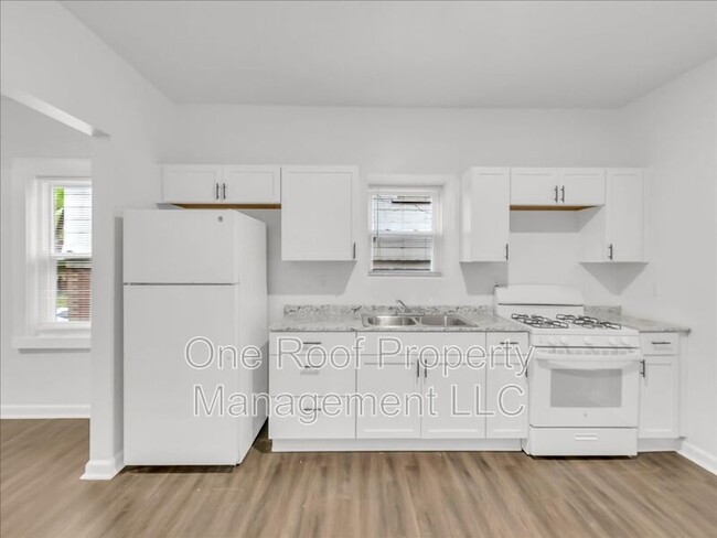 Building Photo - 324 N Hardesty