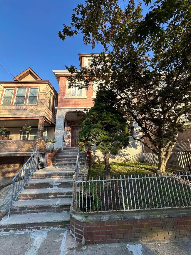 Primary Photo - 316 Avenue B