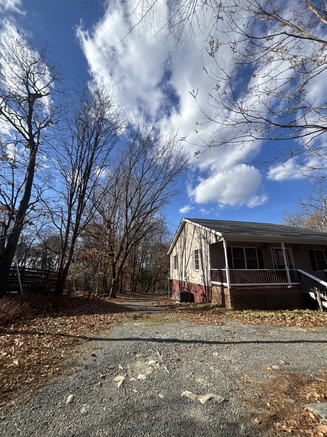 Building Photo - 15912 Warburton Dr