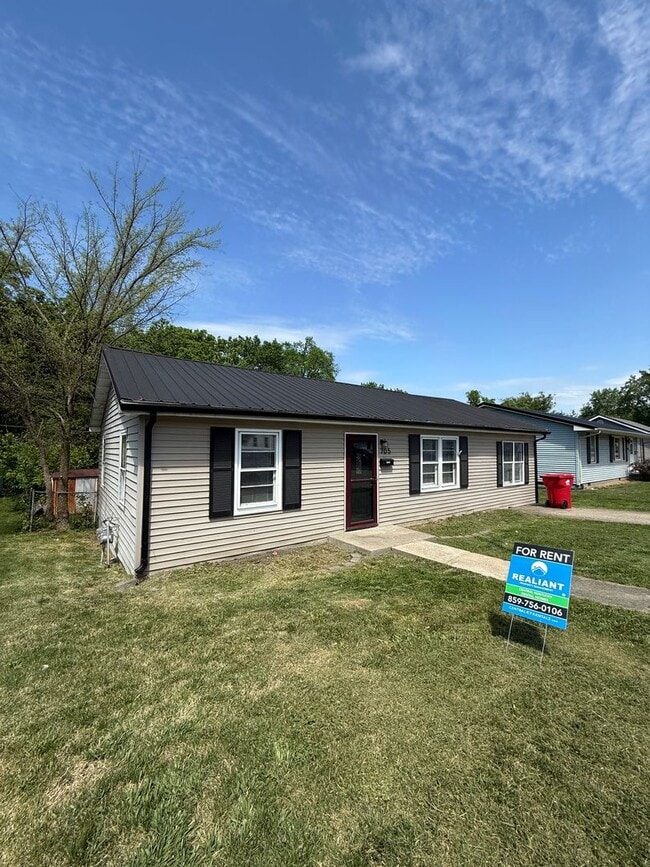 Building Photo - 705 N 2nd St