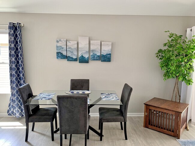 Building Photo - 104 Emerald Dr