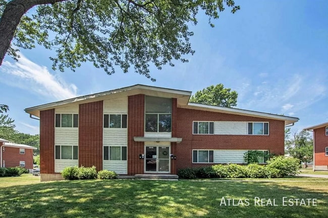 Primary Photo - 6654 Maywood Ave