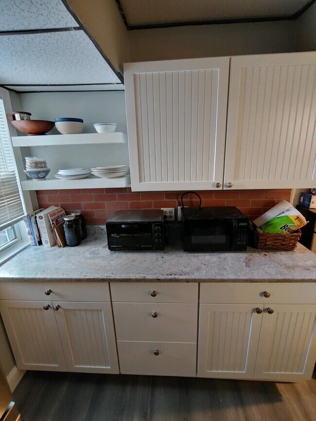 Building Photo - 360 Highland Ave